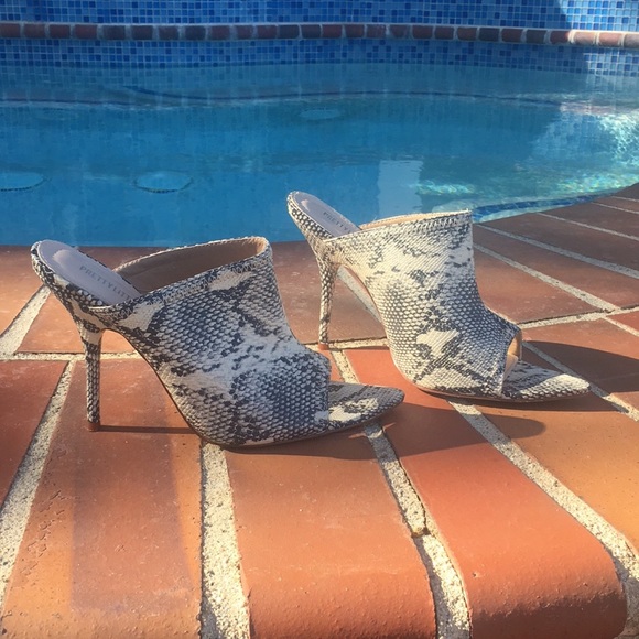 PrettyLittleThing Shoes - Pretty Little Thing EUC Snake Skin Mules 7